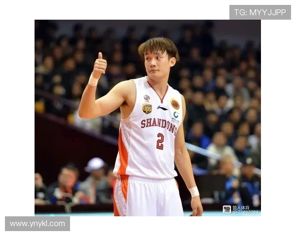 丁彦雨航浴火重生再战赛场展现中国篮球顽强拼搏精神