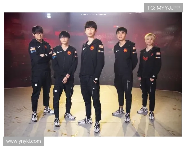 赛后分析：FPX与IG在团队协作中的表现与策略探讨