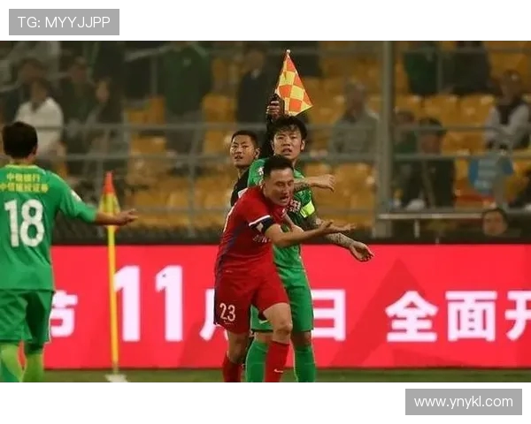 中国男篮迎战立陶宛强强对决引发球迷热议与期待